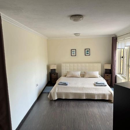 Groundfloor Apartment By The Sea, Fabulous Views St. Paul's Bay Exterior photo